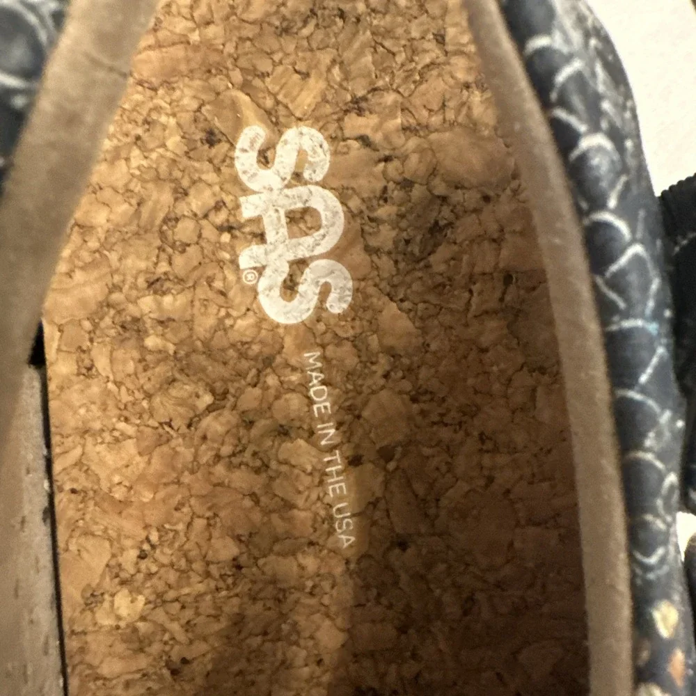 SAS Women's Blue Snake Skin Pattern Cork Insole Tripad  Sandals Size 6.5 M Comfy